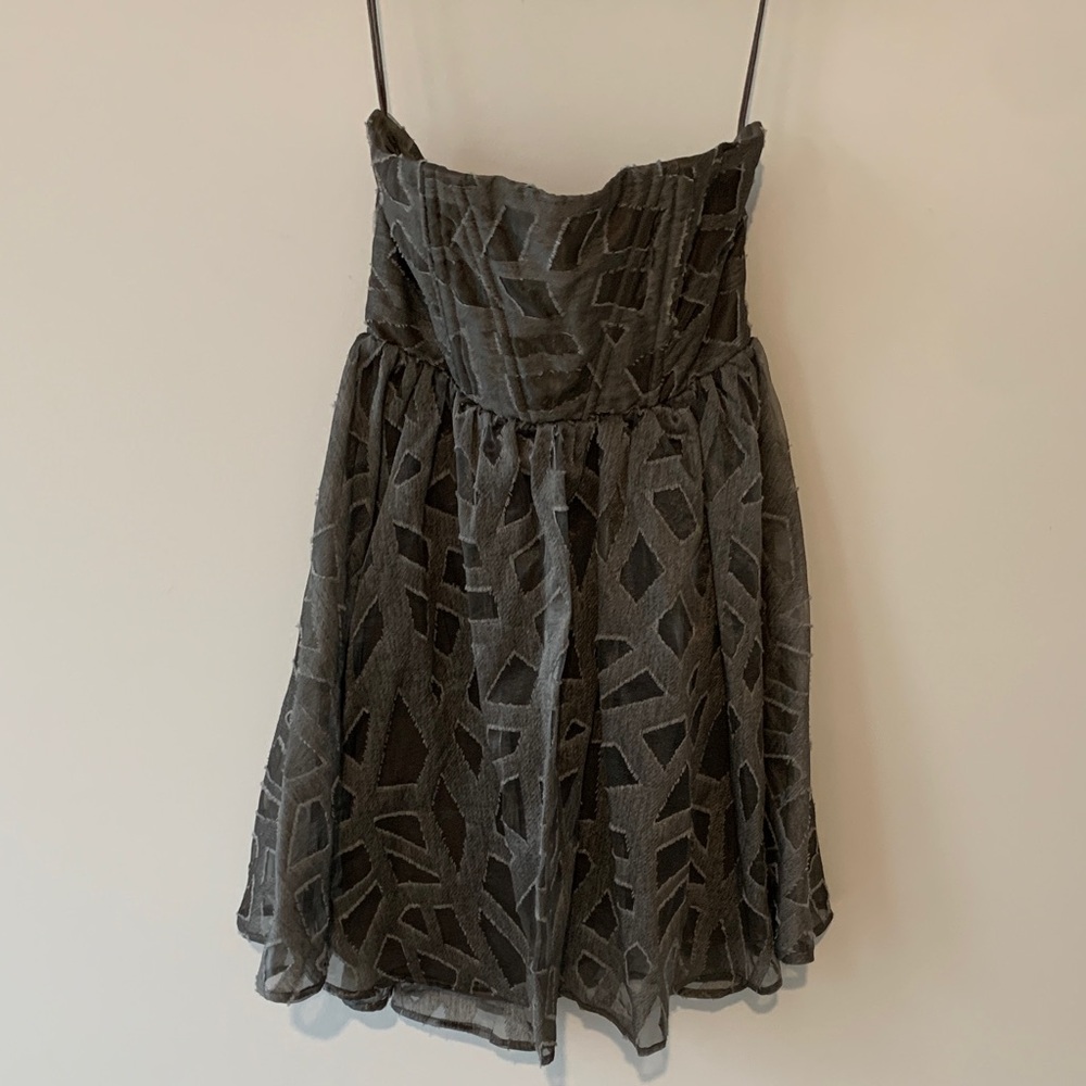 Alice + Olivia Strapless Gray geometric  Dress size 0 strapless